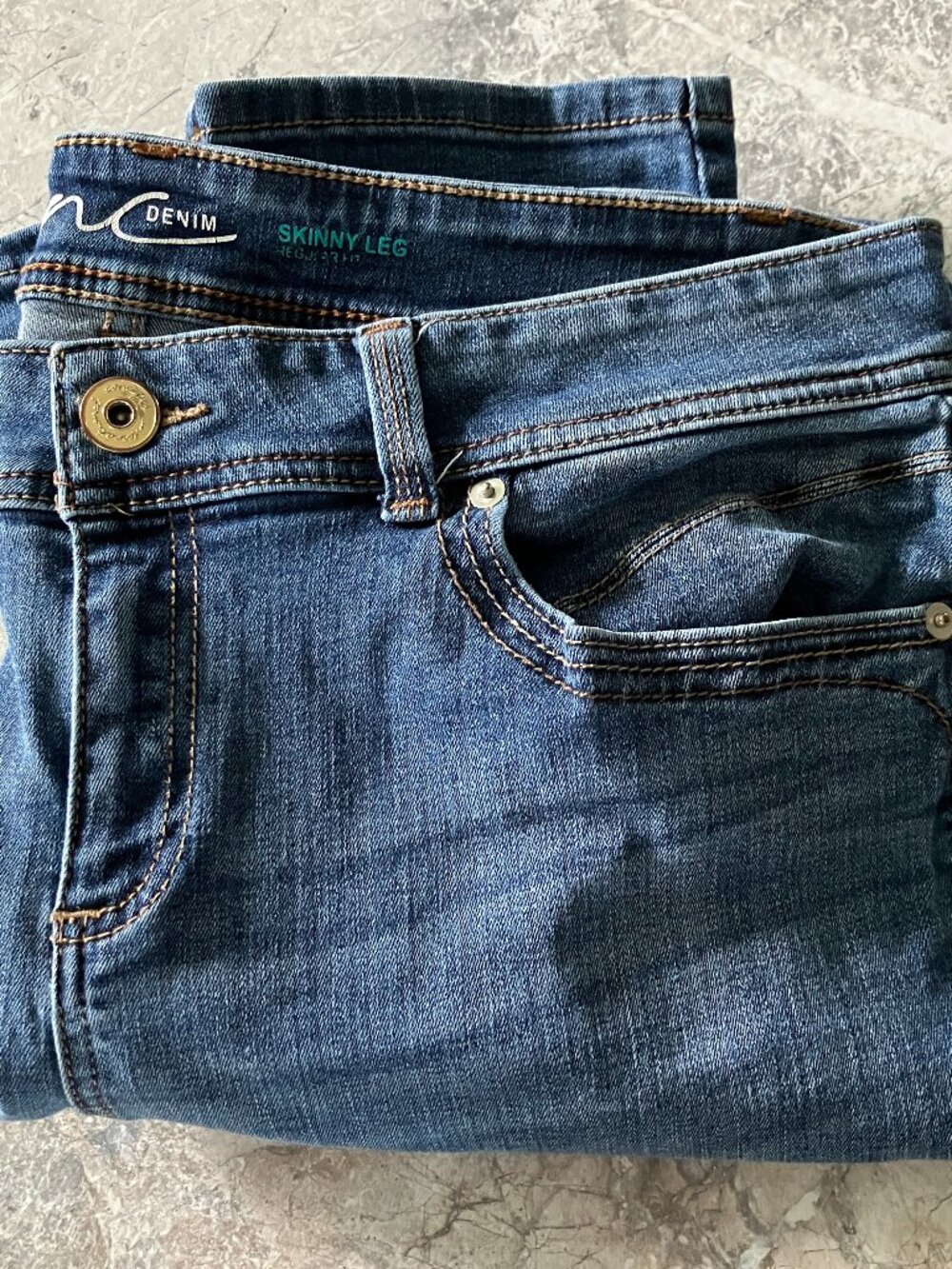 NC Jeans Women’s Skinny Leg Stretch Medium Wash Blue Denim Size 16.